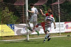 Kreisliga - Saison 2024/25- SV Kasing - TSV Kösching-  -  Der 1:0 Führungstreffer durch - Simon Renn weiss Kasing - jubel - Valentin Hafner rot Kösching - Foto: Meyer Jürgen