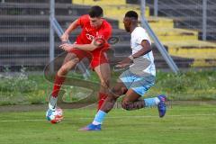 Bayernliga - U17 - Saison 2022/2023 - FC Ingolstadt 04 -  1860 München - Drakulic Ognjen rot FCI - Musuasua Job blau 1860 München - Foto: Meyer Jürgen