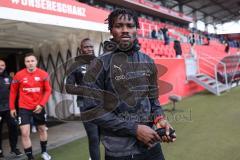 3. Liga; FC Ingolstadt 04 - TSV 1860 München; Hans Nunoo Sarpei (18 FCI) vor dem Spiel