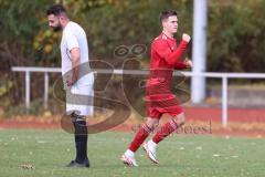 2023_11_5 - Kreisklasse - Saison 2023/24 - TSV Lenting - SV Eitensheim  -  Der 0:1 Führungstreffer durch - Tobias Dietze rot Eitensheim - jubel - Foto: Meyer Jürgen