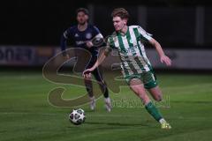 Landesliga - Saison 2025/26 - SV Manching - SC Oberweikertshofen - Luca Bienek (Nr.16 - SV Manching) - Leibelt Moritz blau Oberweikertshofen - Foto: Meyer Jürgen