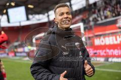 3. Liga; FC Ingolstadt 04 - MSV Duisburg; nach dem Spiel Sieg Jubel Freude, Spieler bedanken sich bei den Fans, Marcel Costly (22, FCI)