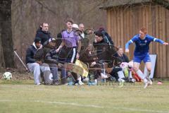 Freundschaftsspiel - Saison 2025/26 - SV Menning - SV Manching - Leon Peric (Nr.20 - SV Manching) - Moritz Faigle blau Menning  - Foto: Meyer Jürgen