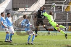 Toto Pokal - TSV 1860 München - FC Ingolstadt 04 - Fatih Kaya (9, FCI) köpft Torwart Hiller Marco (1, 1860) boxt weg