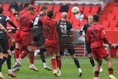 3. Liga - Saison 2025/26 - FC Ingolstadt 04 - Rot-Weiss Essen - Julian Kügel (Nr.29 - FC Ingolstadt 04)Tobias Graulich (Nr.33 - Rot-Weiss Essen) - Simon Lorenz (Nr.32 - FC Ingolstadt 04) - XXXXX - Foto: Meyer Jürgen