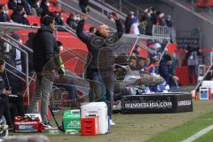 2.BL; FC Ingolstadt 04 - Karlsruher SC; schimpft an der Seitenlinie, Spielerbank Cheftrainer André Schubert (FCI) Sportmanager Malte Metzelder (FCI)