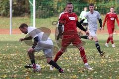 2023_11_5 - Kreisklasse - Saison 2023/24 - TSV Lenting - SV Eitensheim  - Arianit Racaj grau Lenting - Niklas Elm rot Eitensheim - Foto: Meyer Jürgen