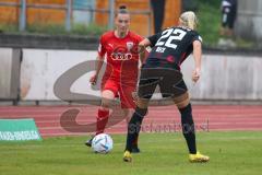 2. Fußball-Liga - Frauen - Saison 2022/2023 - FC Ingolstadt 04 - RB Leipzig - Haim Vanessa (Nr.13 - FC Ingolstadt 04 ) - Beck Christina schwarz Leipzig - Foto: Meyer Jürgen