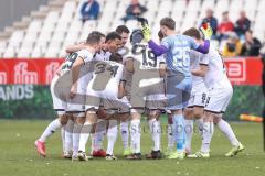 3. Liga; Rot-Weiss Essen - FC Ingolstadt 04; vor dem Spiel Team Besprechung Marcel Costly (22, FCI)