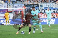 3. Liga; FC Ingolstadt 04 - TSV 1860 München; Zweikampf Kampf um den Ball Felix Keidel (43, FCI) Zwarts Joel (9 TSV)