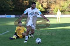 2023_10_22 - Kreisklasse - Saison 2023/24 - TSV Ingolstadt Nord - FC Gelbelsee - Kerem Düzgün weiss Ing Nord - Maximilian Waffler gelb Gelbelsee - Foto: Meyer Jürgen