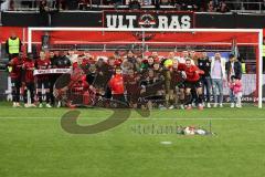 3.Liga - Saison 2022/2023 - FC Ingolstadt 04 -  MSV Duisburg - die Spieler bedanken sich bei den Fans - jubel - Foto: Meyer Jürgen