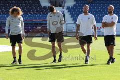 3.Liga - Saison 2022/2023 - VFL Osnabrück - FC Ingolstadt 04 - Tim Civeja (Nr.8 - FCI) - Röhl Merlin (Nr.34 - FCI) - Patrick Schmidt (Nr.9 - FCI) - Nico Antonitsch (Nr.5 - FCI) bei der Platzbegehung vor dem Spiel - Foto: Meyer Jürgen