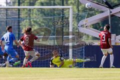 Toto-Pokal; Finale; FV Illertissen - FC Ingolstadt 04; Torwart Marius Funk (1, FCI) rettet den Ball,  Torchance Glessing Yannick (21 FVI) Tim Civeja (8, FCI) Dominik Franke (3 FCI)