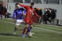 Bayernliga Süd - FC Ingolstadt 04 II - FC Ismaning - Götzendörfer Mario (#23 FCI) - Breitschaft Valentin #15 Ismaning - Foto: Jürgen Meyer