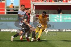 3. Liga - Saison 2024/25 - FC Ingolstadt 04 - SV Wehen Wiesbaden - David Kopacz (Nr.29 - FCI) - Torwart Arthur Lyska (Nr.1 - SV Wehen Wiesbaden) - Foto: Meyer Jürgen