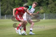 Kreisklasse - Saison 2025/26- SV Lippertshofen - Türkisch SV Ingolstadt-  - Mertcan Gürses rot Türkisch - Jonas Bienert weiss Lippertshofen - Foto: Meyer Jürgen