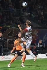 3. Liga; FC Viktoria Köln - FC Ingolstadt 04; Zweikampf Kampf um den Ball Ryan Malone (16, FCI) Marseiler Luca (30 Köln)