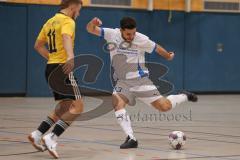 Hallenturnier MTV Ingolstadt - Saison 2025/26 - Reichertshofen - TSV Lichtenau - Thomas Müller gelb Lichtenau - Efe Bulut weiss Reichertshofen - Foto: Meyer Jürgen