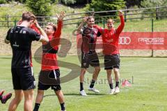 3. Liga; FC Ingolstadt 04 - Trainingslager Südtirol, Jubel Hawkins Jaren (20 FCI) Nils Roeseler (13, FCI) Denis Linsmayer (23, FCI)