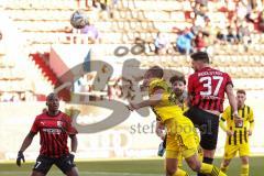 3. Liga; FC Ingolstadt 04 - Borussia Dortmund II; Pascal Testroet (37, FCI) #Pfanne Franz ( BVB2) Moussa Doumbouya (27, FCI)