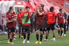 3. Liga - FC Ingolstadt 04 - TSV 1860 München - Spieler bedanken sich bei den Fans die im Stadion sein durften, Jonatan Kotzke (25 FCI) Robin Krauße (23, FCI) Marcel Gaus (19, FCI) Björn Paulsen (4, FCI)