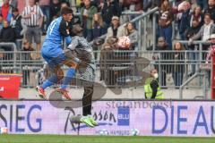 2.BL; FC St. Pauli - FC Ingolstadt 04, Merlin Röhl (34, FCI) Aremu Afeez (14 Pauli)