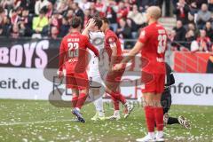 3. Liga; Rot-Weiss Essen - FC Ingolstadt 04; Torchance verpasst Deniz Zeitler (38, FCI) an Pfosten Sebastian Grönning (11, FCI) ärgert sich Rios Alonso José-Enrique (23 RWE) Kraulich Tobias (33 RWE) Torwart Golz Jakob (1 RWE)