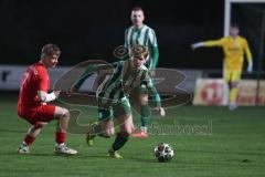 Landesliga - Saison 2025/26 - SV Manching - TSV Hollenbach - Luca Bienek (Nr.16 - SV Manching) - Uhlemair Martin rot Hollenbach - Foto: Meyer Jürgen