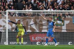 2.BL; FC St. Pauli - FC Ingolstadt 04, Torwart Fabijan Buntic (24, FCI) Andreas Poulsen (2, FCI)