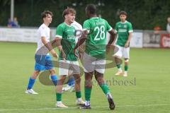 Testspiel - Bezirksliga - Saison 2025/26 - FC Gerolfing - SpVgg Joshofen Bergheim - Der 1:1 Ausgleichstreffer durch David Simm grün Gerolfing - jubel -Mamadou Diallo grün Gerolfing - Foto: Meyer Jürgen