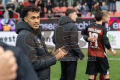 3. Liga; FC Ingolstadt 04 - MSV Duisburg; Sieg Jubel Freude Spieler bedanken sich bei den Fans Nishan Velupilay (28 FCI)