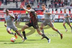 2.BL; FC Ingolstadt 04 - SC Paderborn 07; Zweikampf Kampf um den Ball Merlin Röhl (34, FCI) Thalhammer Maximilian (23 SCP) Ananou Frederic (3 SCP)