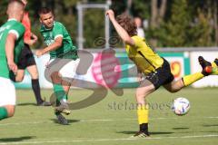 Kreisliga - Saison 2023/2024 - FC Gerolfing - FC Hitzhofen/Oberzell - Julien Bajer grün Gerolfing - Vincent Eichhorn
 gelb #14 Hitzhofen - Foto: Meyer Jürgen