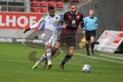 2.BL; FC Ingolstadt 04 - Hannover 96; Rico Preißinger (6, FCI) Zweikampf Kampf um den Ball Linton Maina (11 Han)