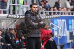 3. Liga; SV Wehen Wiesbaden - FC Ingolstadt 04; Cheftrainer Guerino Capretti (FCI) an der Seitenlinie, Spielerbank