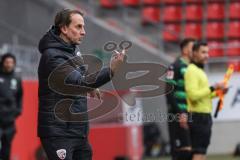 2.BL; Testspiel; FC Ingolstadt 04 - SpVgg Greuther Fürth; Cheftrainer Rüdiger Rehm (FCI) an der Seitenlinie, Spielerbank