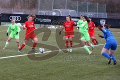 2. Frauen-Bundesliga - Saison 2021/2022 - FC Ingolstadt 04 - VFL Wolfsburg II - Wagner Melanie Torwart Wolfsburg - Maier Ramona (#18 FCI) - Foto: Meyer Jürgen