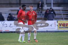 Toto-Pokal; 
Türkgücü München - FC Ingolstadt 04; vor dem Spiel Donald Nduka (27, FCI) Sebastian Grönning (11, FCI) lachen