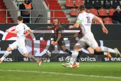 3. Liga; FC Ingolstadt 04 - SC Verl; Flanke Marcel Costly (22, FCI) Torwart Unbehaun Luca (1 Verl) 6 Gruber Fabio (2 Verl)