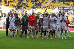 3.Liga - Saison 2022/2023 - Dynamo Dresden - FC Ingolstadt 04 -Die Mannschaft bedankt sich bei den Fans - Foto: Meyer Jürgen