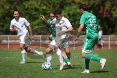Kreisklasse - Saison 2026/27- TSV Lenting - FC Arnsberg-  - Dennis Volk grün Lenting -  - Nico Neubauer weiss Arnsberg - Foto: Meyer Jürgen