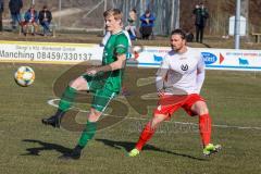 Bezirksliga OBB Nord - SV Manching - FC Schwabing München - Rainer Meisinger (#19 Manching) - Hinrichs Rafael weiss Schwabing - Foto: Jürgen Meyer