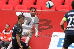 3. Liga; FC Ingolstadt 04 - SpVgg Unterhaching; Leon Guwara (6, FCI) Krattenmacher Maurice (7 SpVgg) Zweikampf Kampf um den Ball