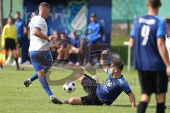 Kreisliga - Saison 2023/2024 - SV Menning - FC Mindelstetten - Johannes Boyer blau Menning - Jonas Greth weiss Mindelstetten -  - Foto: Meyer Jürgen