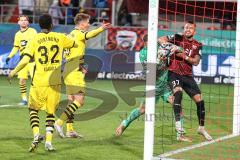 3. Liga; FC Ingolstadt 04 - Borussia Dortmund II; Zweikampf Kampf um den Ball Pascal Testroet (37, FCI) Torwart Lotka Marcel (35 BVB2)