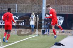 A - Junioren Bundesliga Süd/Südwest -  Saison 2021/2022 - FC Ingolstadt 04 - 1. FC Saarbrücken - Der 2:0 Führungstreffer durch Krupa Jerpen (#10 FCI) per Elfmeter - jubel - Madougou Ibrahim (#9 FCI) - Foto: Meyer Jürgen