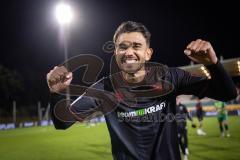 3. Liga; TSV Havelse - FC Ingolstadt 04; Sieg Jubel Freude 2:6 Spieler bedanken sich bei den mitgereisten Fans Tanz Torschütze Fredrik Carlsen (8, FCI)