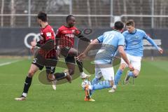 3. Liga; Testspiel - FC Ingolstadt 04 - Chemnitzer SC; Zweikampf Kampf um den Ball Moussa Doumbouya (27, FCI) Arian Llugiqi (25, FCI) #Robert Berger (22 CSC)