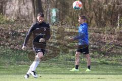 Fussball - Kreisliga - FC Gerolfing - SV Karlshuld - Christian Träsch Fc Gerolfing beim warm machen - Foto: Meyer Jürgen